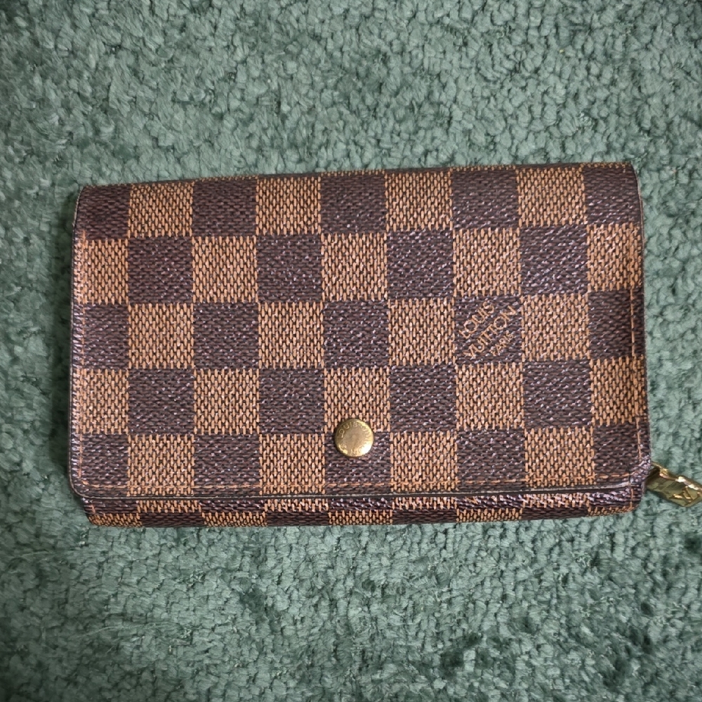 Louis Vuitton Damier Ebene Compact Wallet